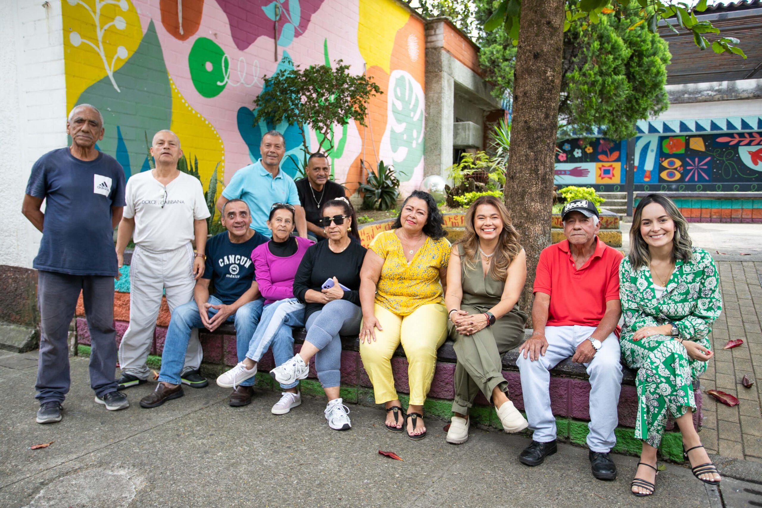 Directora Fonvalmed con la comunidad del chispero